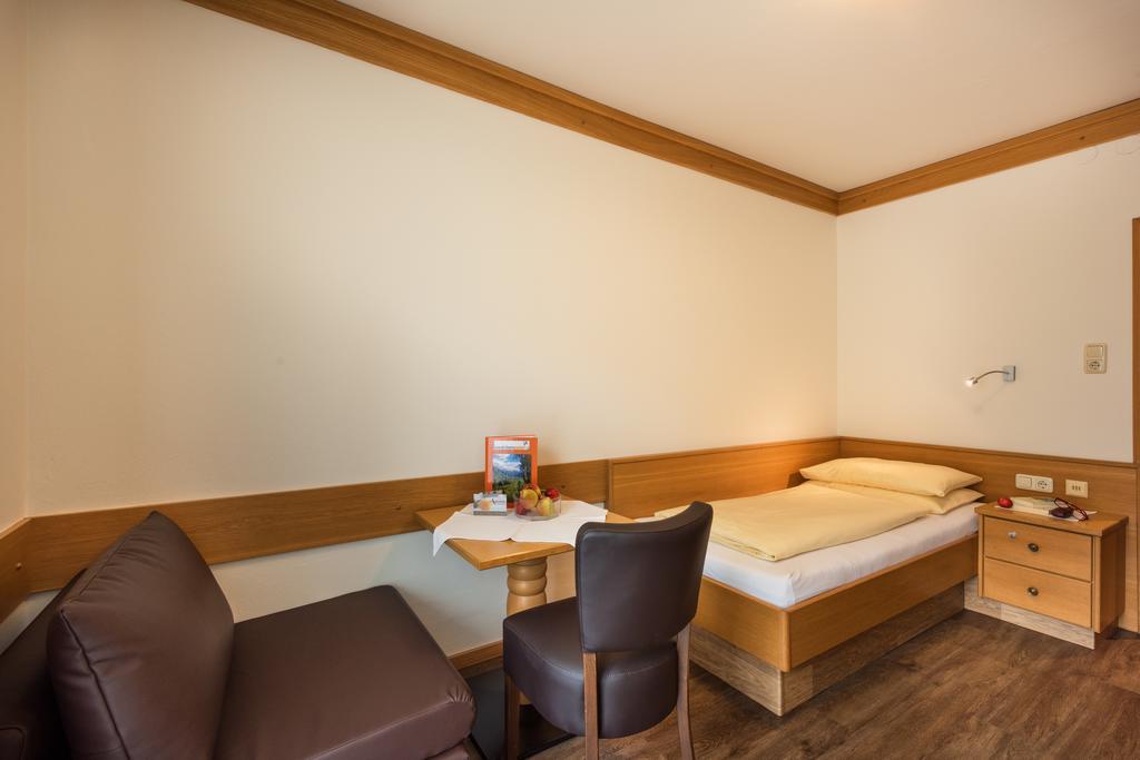 Hotel Alpenhof - New Sauna Area Bad Hofgastein Room photo